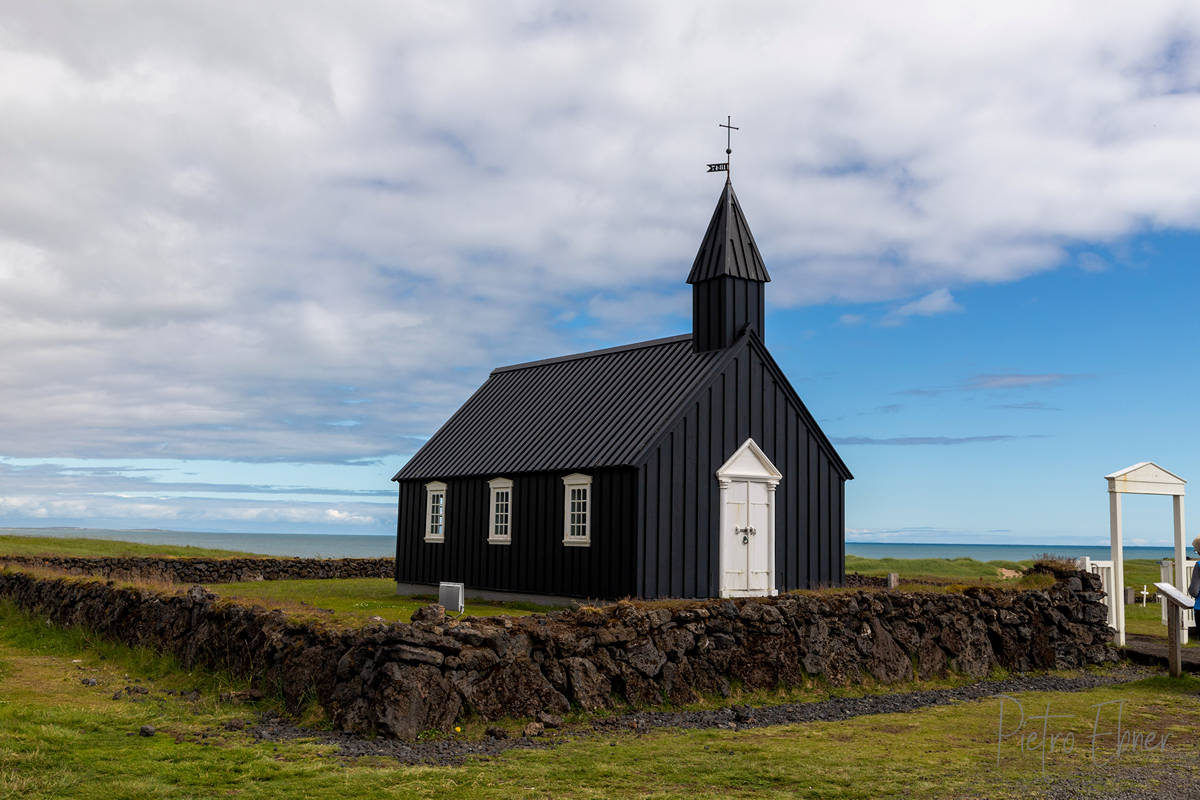 La chiesa nera di Budir